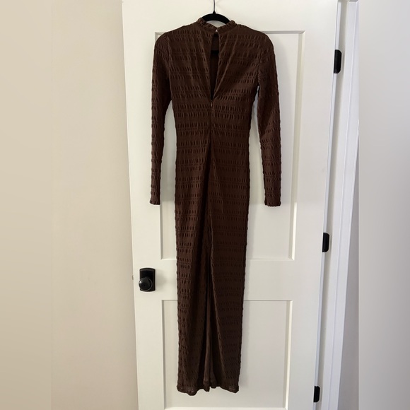Lulu’s Trendsetting Design Brown Textured Long Sleeve Maxi Dress - Picture 2 of 6